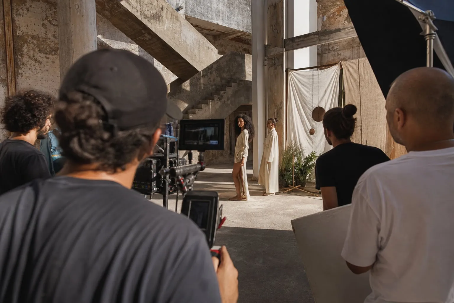 Filmagem de moda sustentável: como escolher espaços culturais